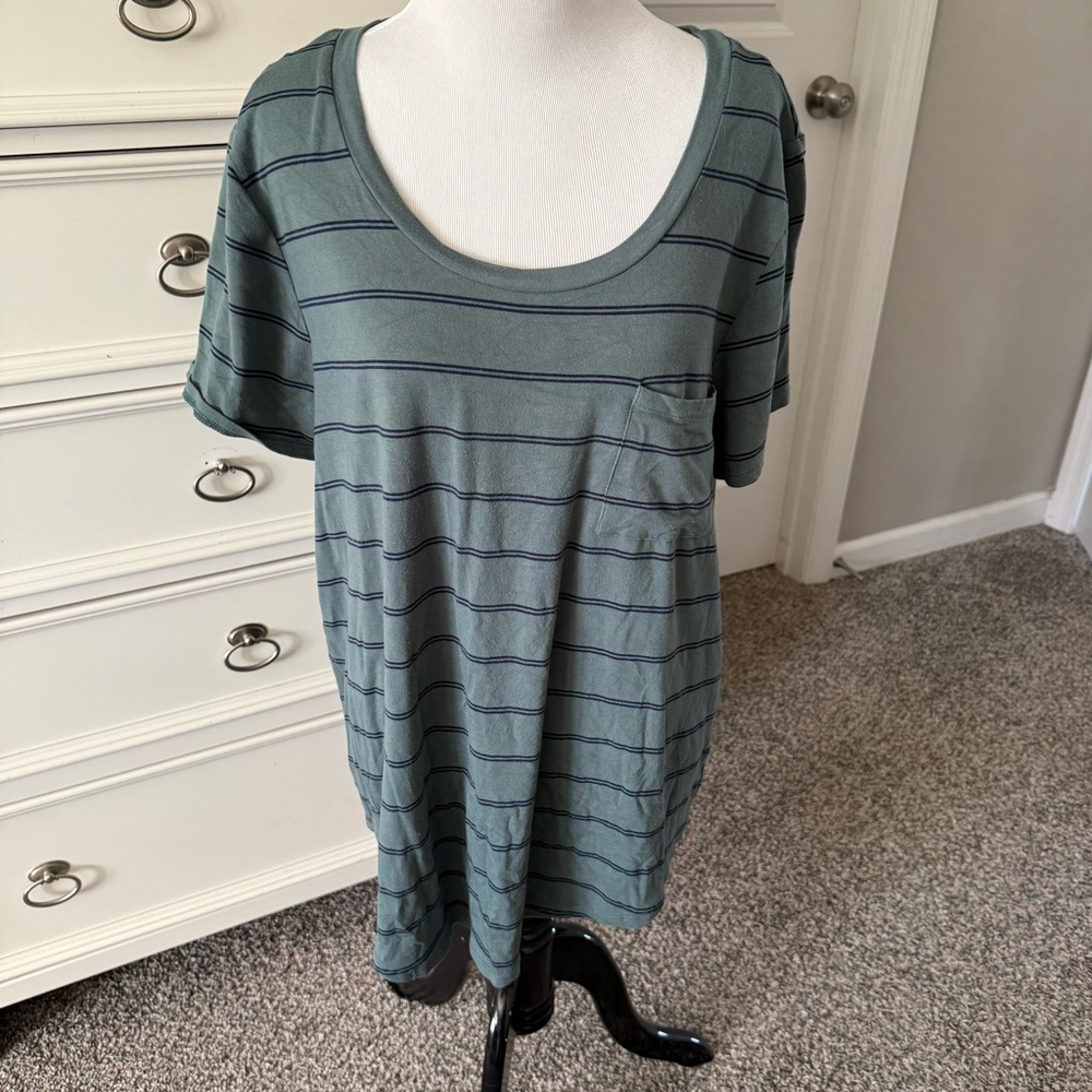 Market & Spruce Teal Striped Short Sleeve Top